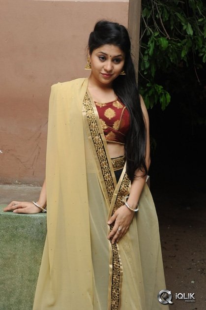 Hamida-Khatoon-at-Sahasam-Seyara-Dimbaca-Audio-Launch